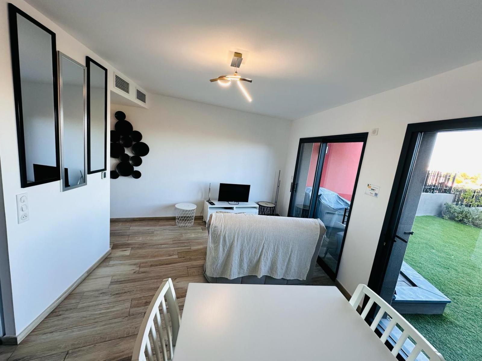 Aux Vents Du Sud Apartment *